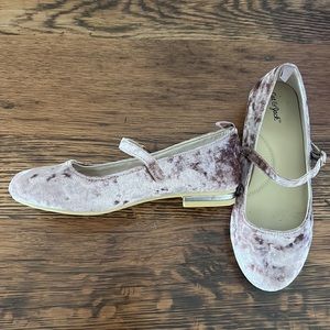 Cat & Jack Crushed velvet Mary Jane style girls flats